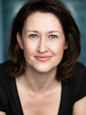 Headshot of Angela Lonsdale