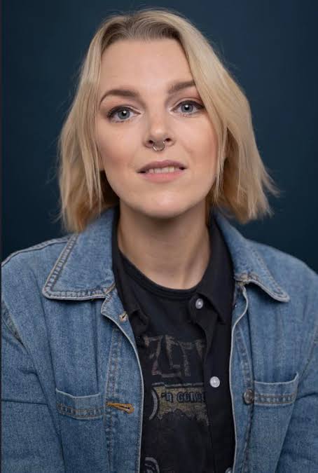 Headshot of Becky Clayburn