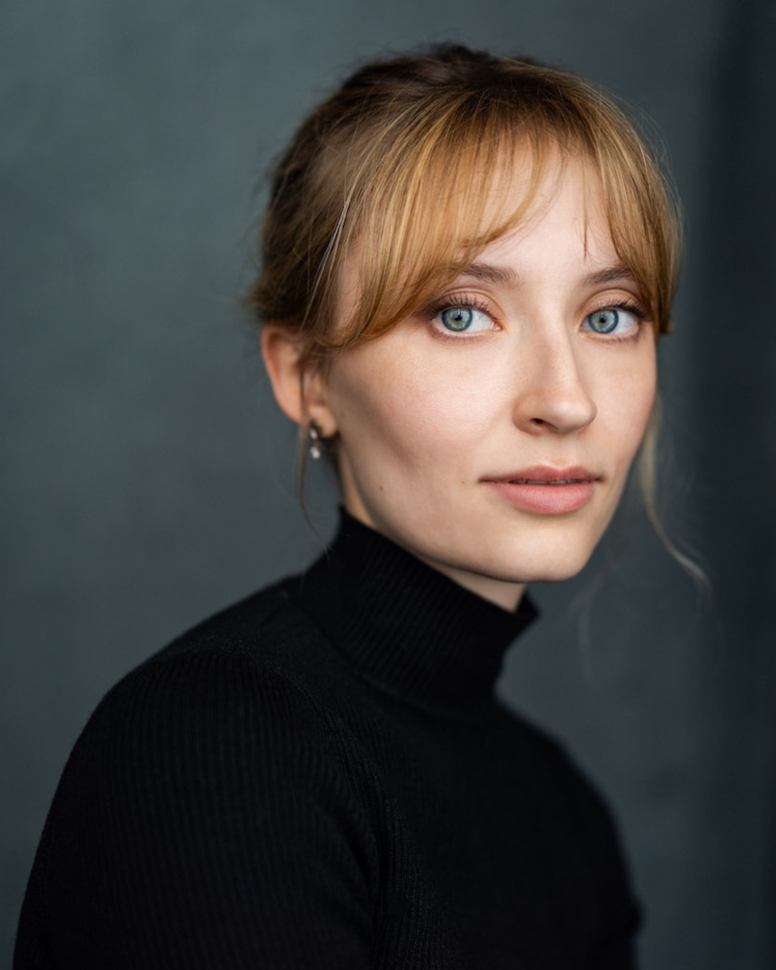 Erin Mullen as Caroline